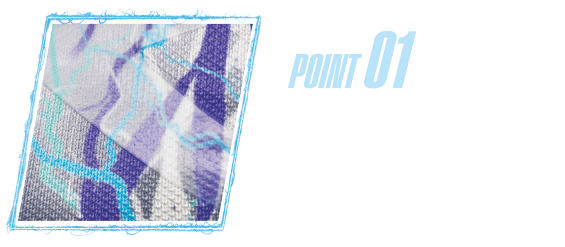 POINT 01 両サイドには立体感ある「クリアパーツ」を使用。