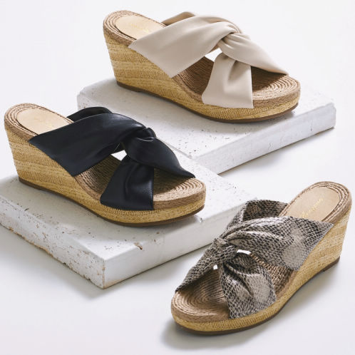 新品未使用　ライムグリーン ポインテッドトゥ ウェッジヒール 65642_MAIN_202103_L.jpg